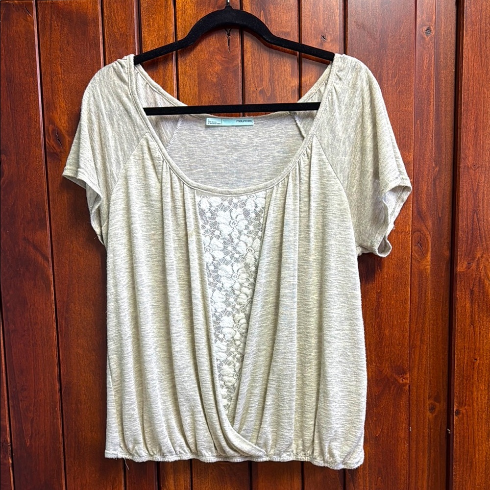 Maurice’s gray top